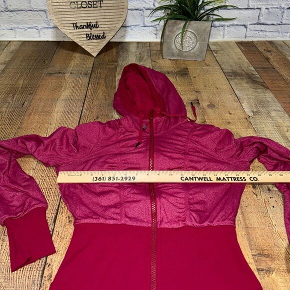 Lululemon Dance Studio Jacket III
Bumble Berry reversible - Picture 13 of 15